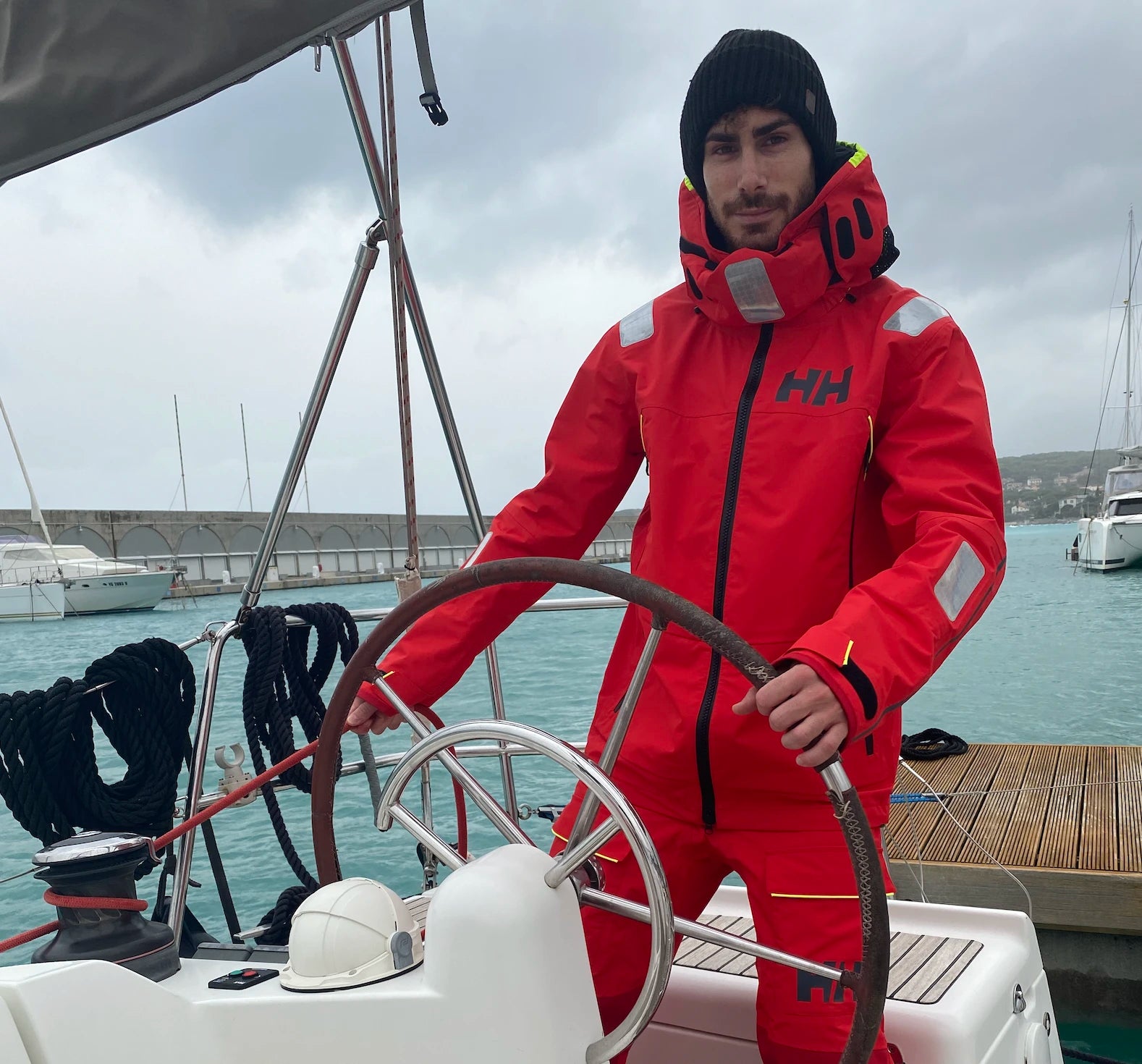HELLY HANSEN